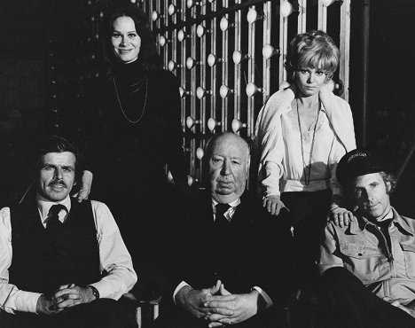 William Devane, Karen Black, Alfred Hitchcock, Barbara Harris, Bruce Dern - Familiengrab - Werbefoto
