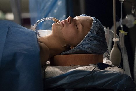 Peyton Kennedy - Grey's Anatomy - I Want a New Drug - Van film