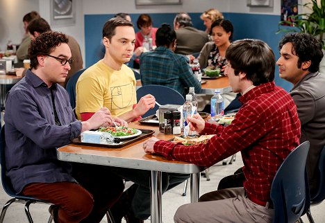 Johnny Galecki, Jim Parsons, Simon Helberg, Kunal Nayyar - The Big Bang Theory - The Paintball Scattering - Photos
