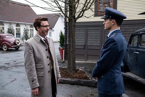 Aidan Gillen, Michael Malarkey - Projekt Modrá kniha - Skautský vedoucí - Z filmu