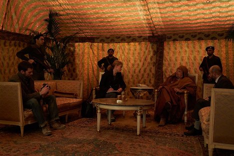 Jamie Dornan, Rosamund Pike, Raad Rawi - A Private War - Kuvat elokuvasta