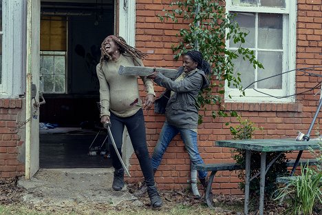 Danai Gurira, Rutina Wesley - The Walking Dead - Narben - Filmfotos