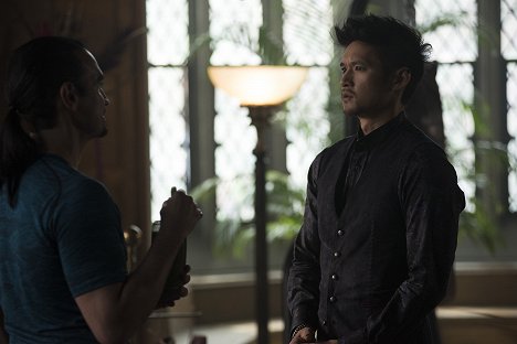 Harry Shum Jr. - Shadowhunters: The Mortal Instruments - Kuss einer Rose - Filmfotos