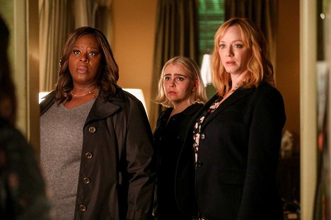 Retta, Mae Whitman, Christina Hendricks - Good Girls - You Have Reached the Voicemail of Leslie Peterson - Photos