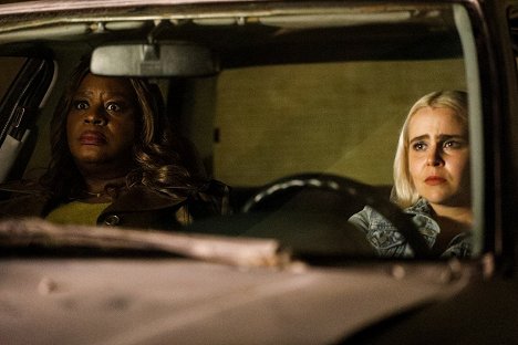 Retta, Mae Whitman - Hodný holky - Dovolali jste se do hlasové schránky Leslie Petersonové - Z filmu