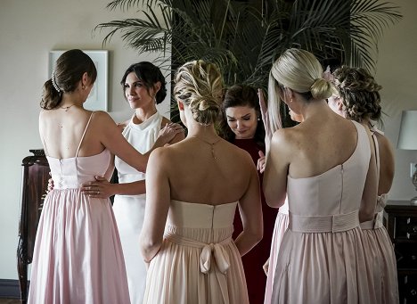 Daniela Ruah, Laura Harring - Navy CIS: L.A. - Hochzeit mit Hindernissen - Filmfotos