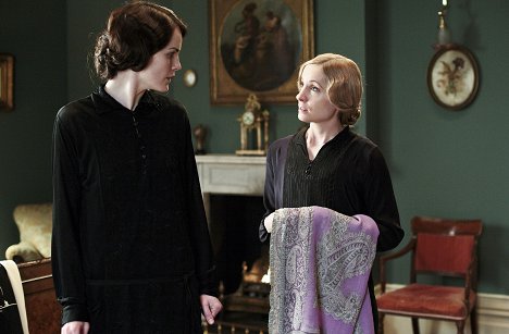 Michelle Dockery, Joanne Froggatt - Downton Abbey - Episode 1 - De la película