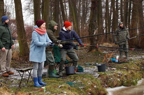 Bartłomiej Chowaniec, Joanna Kulig, Maciej Wojdyła, Stefan Pawłowski, Wiktor Loga-Skarczewski - O mnie się nie martw - Episode 3 - De la película