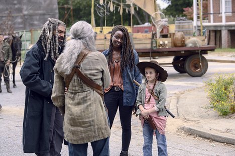 Khary Payton, Danai Gurira, Cailey Fleming - The Walking Dead - Die Ruhe davor - Filmfotos