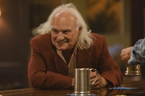 Kenneth Welsh - Lodge 49 - As Above, So Below - De la película