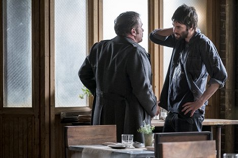 Michael Rispoli, Jim Sturgess - Feed the Beast - In Lies the Truth - Film