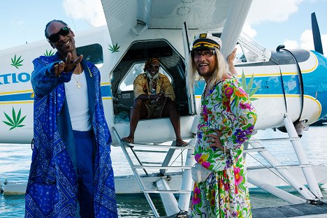 Snoop Dogg, Stefania LaVie Owen, Matthew McConaughey - The Beach Bum - Photos