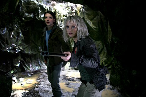 Andrew Lee Potts, Hannah Spearritt - Primeval - The Worm - Photos