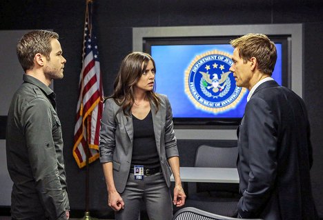 Shawn Ashmore, Jessica Stroup, Kevin Bacon - The Following - Boxed In - Photos