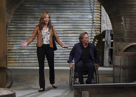 Allison Janney, William Fichtner - Mom - Ambulance Chasers and a Babbling Brook - Photos