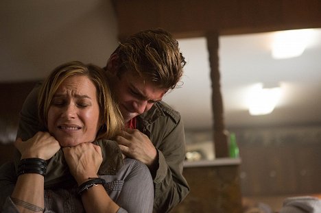 Franka Potente, Garrett Clayton - El portal del más allá - De la película