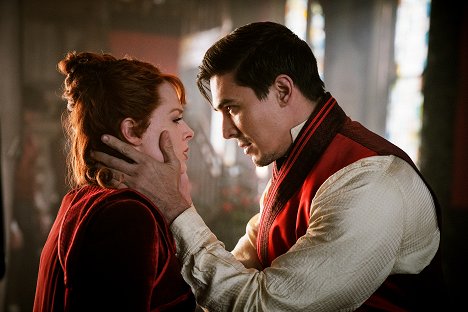 Emily Beecham, Lewis Tan - Into the Badlands - Krev Fénixe, pírko havraní - Z filmu