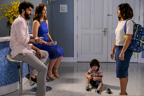 Justin Baldoni, Minka Kelly, Gina Rodriguez - Jane the Virgin - Kapitel Sechsundfünfzig - Filmfotos