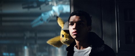 Justice Smith - Pokémon - Pikachu a detektív - Filmfotók