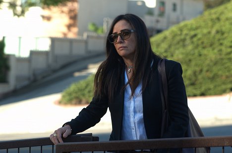Pamela Adlon - Better Things - What Is Jeopardy? - Photos