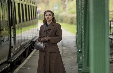 Sophie Cookson - Red Joan - Kuvat elokuvasta