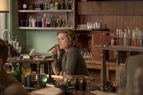 Sophie Cookson - Red Joan - Photos