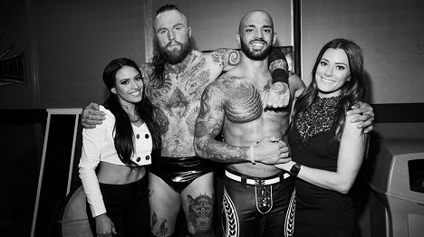 Thea Trinidad, Tom Budgen, Trevor Mann - NXT TakeOver: New York - Van de set