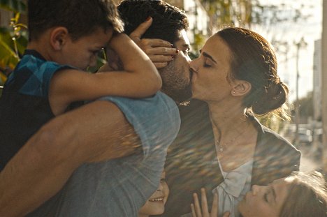 Oshri Cohen, Liron Ben-Shlush - Isha Ovedet - Do filme