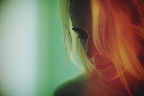 Lisa Henni - Remake - Filmfotók