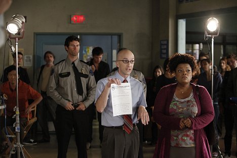 Jim Rash, Yvette Nicole Brown - Community - Messianic Myths and Ancient Peoples - Photos