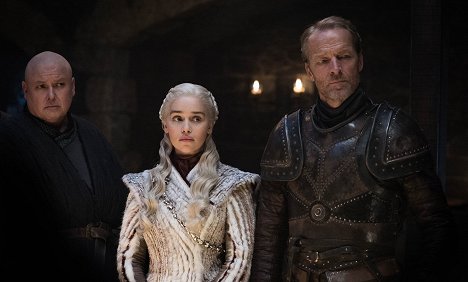 Conleth Hill, Emilia Clarke, Iain Glen - Game Of Thrones - Ein Ritter der Sieben Königslande - Filmfotos