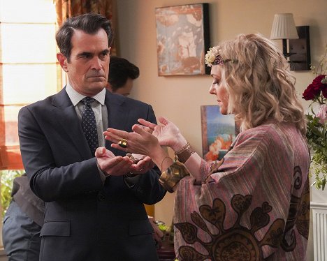 Ty Burrell, Julie Bowen - Modern Family - Un mariage qui a du chien - Film