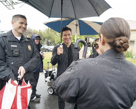 Eric Winter, Mario Lopez - The Rookie - Vogelfrei - Dreharbeiten