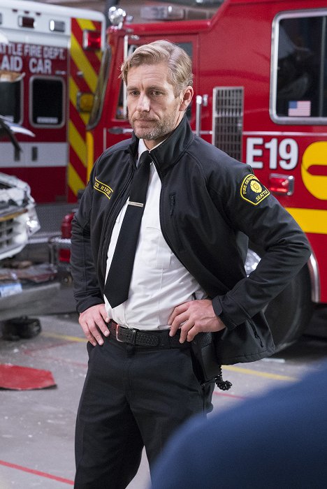 Brett Tucker - Station 19 - Hajej, dadej, nemluvňátko - Z filmu