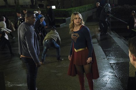 David Harewood, Melissa Benoist - Supergirl - Stand and Deliver - Photos