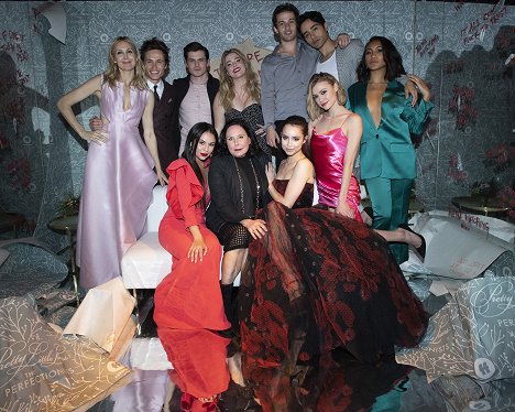 Cast and crew of Freeform’s new original series “Pretty Little Liars: The Perfectionists” celebrated the series premiere with a screening and immersive event in Hollywood - Kelly Rutherford, Chris Mason, Janel Parrish, Sasha Pieterse, I. Marlene King, Eli Brown, Sofia Carson, Hayley Erin, Sydney Park - Pretty Little Liars: The Perfectionists - De eventos