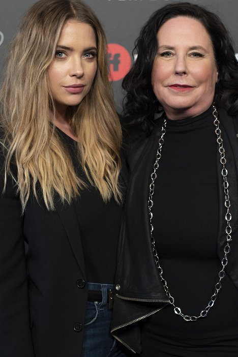 Cast and crew of Freeform’s new original series “Pretty Little Liars: The Perfectionists” celebrated the series premiere with a screening and immersive event in Hollywood - Ashley Benson, I. Marlene King - Słodkie kłamstewka: Perfekcjonistki - Z imprez