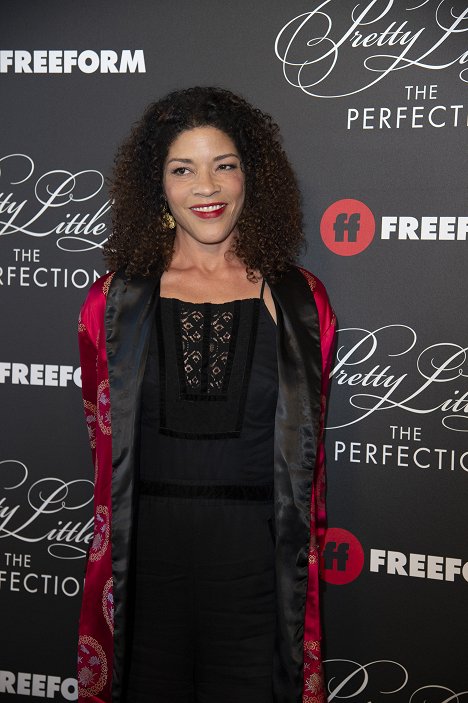 Cast and crew of Freeform’s new original series “Pretty Little Liars: The Perfectionists” celebrated the series premiere with a screening and immersive event in Hollywood - Klea Scott - Hazug csajok társasága: A perfekcionisták - Rendezvények