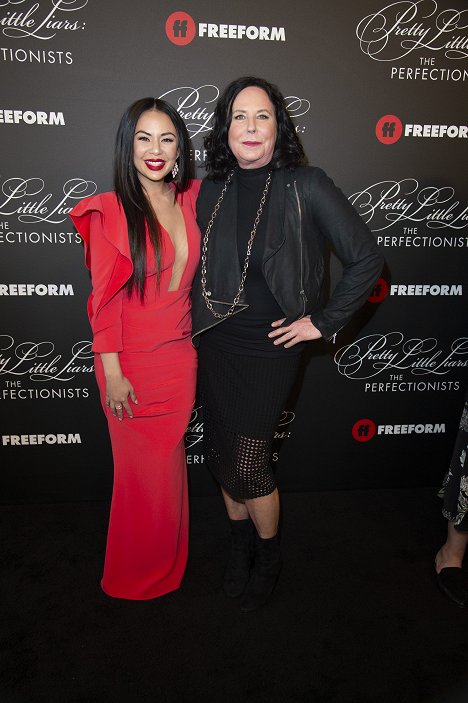 Cast and crew of Freeform’s new original series “Pretty Little Liars: The Perfectionists” celebrated the series premiere with a screening and immersive event in Hollywood - Janel Parrish, I. Marlene King - Prolhané krásky: Perfekcionistky - Z akcií