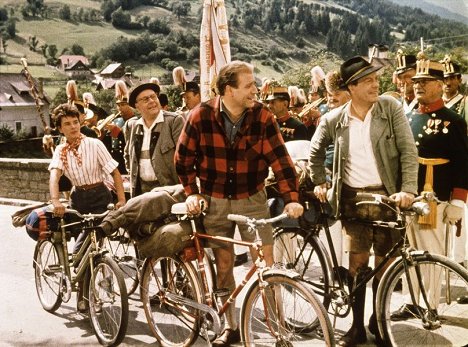 Corny Collins, Heinz Erhardt, Hans Joachim Kulenkampff, Wolf Albach-Retty - Immer die Radfahrer - Z filmu