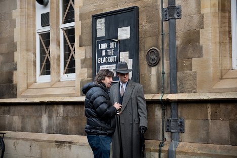 Trevor Nunn - Red Joan - Van de set