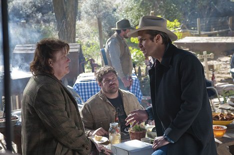 Margo Martindale, Brad William Henke, Timothy Olyphant - Justified - For Blood or Money - Photos