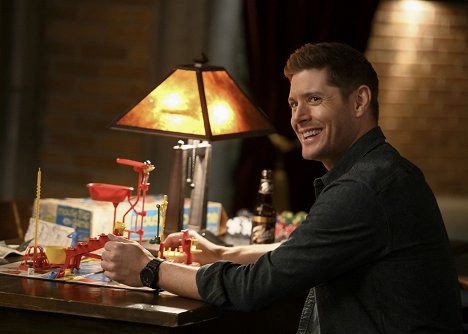 Jensen Ackles - Supernatural - Spiele-Abend - Filmfotos