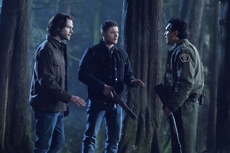 Jared Padalecki, Jensen Ackles - Hrozba z temnoty - Don't Go In the Woods - Z filmu