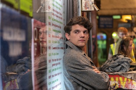 Edward Bluemel - Na mušce - Desperate Times - Z filmu