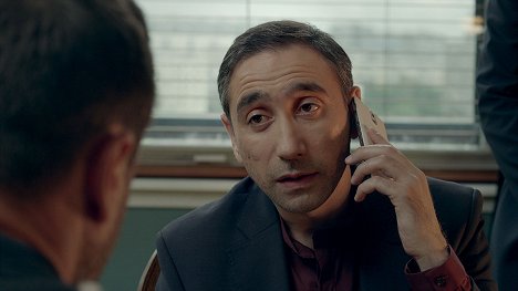 Sakhat Dursunov - Pravila mechanika zamkov - De la película