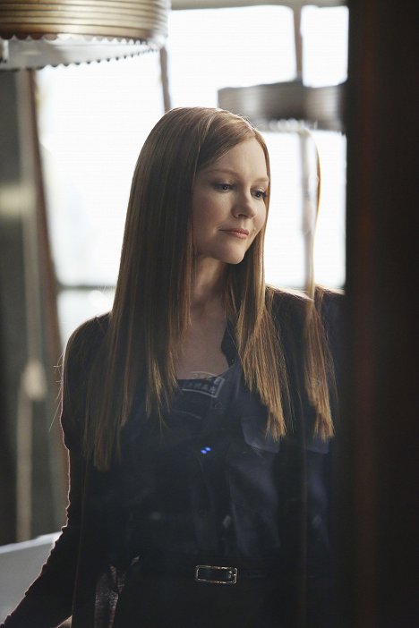 Darby Stanchfield - Scandal - White Hats Off - Photos