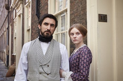 Ferdinand Kingsley, Nell Hudson - Victoria - Foreign Bodies - Photos