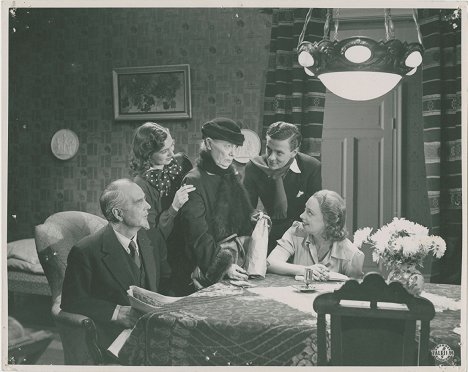 Ernst Eklund, Maj-Britt Håkansson, Hilda Borgström, Frank Sundström, Karin Ekelund - Farliga vägar - Filmfotos