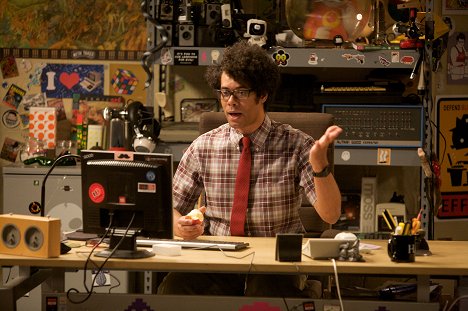 Richard Ayoade - Technicy - magicy - Asystentka - Z filmu